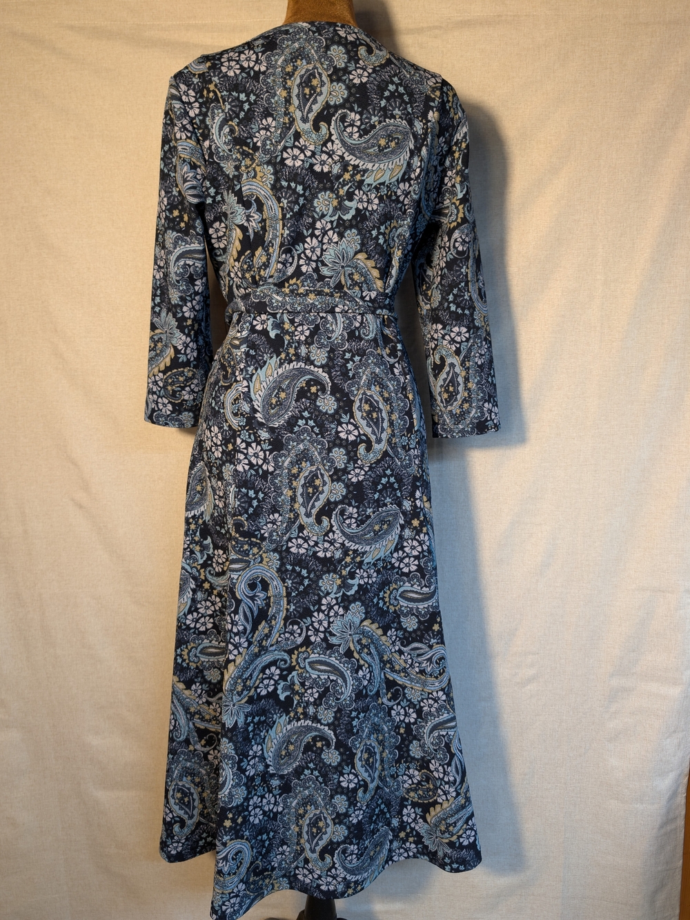 Nina Leonard  Blue Paisley Midi  Dress 3/4 Sleeves